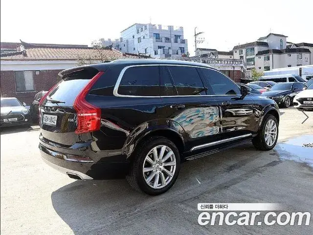 Volvo XC90 2018 — Photo 13/20