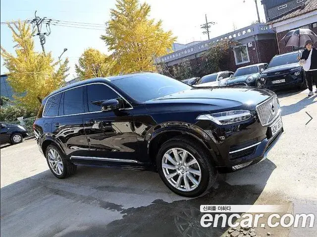 Volvo XC90 2018 — Photo 17/20