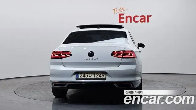 Volkswagen Passat GT 2022 — Şəkil 4/33