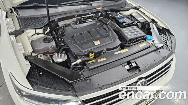 Volkswagen Passat GT 2022 — Şəkil 11/33