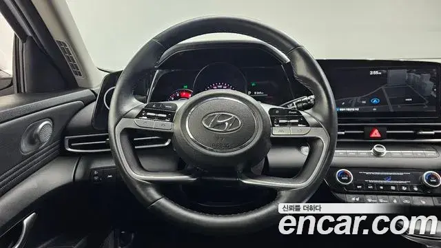 Hyundai The New Avante Hybrid 2021 — Photo 13/20