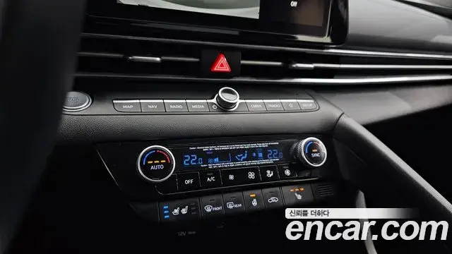 Hyundai The New Avante Hybrid 2021 — Photo 17/20