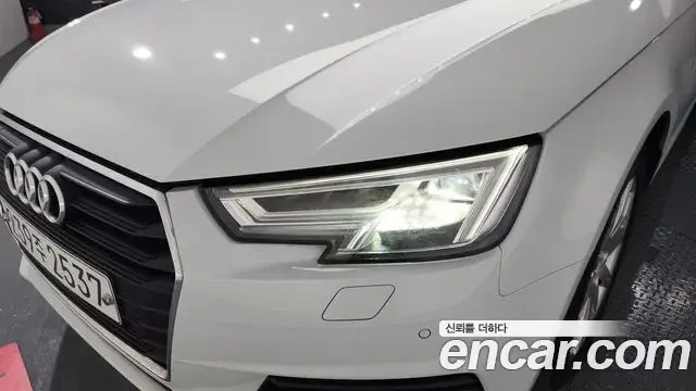 Audi A4 2019 — Photo 10/31