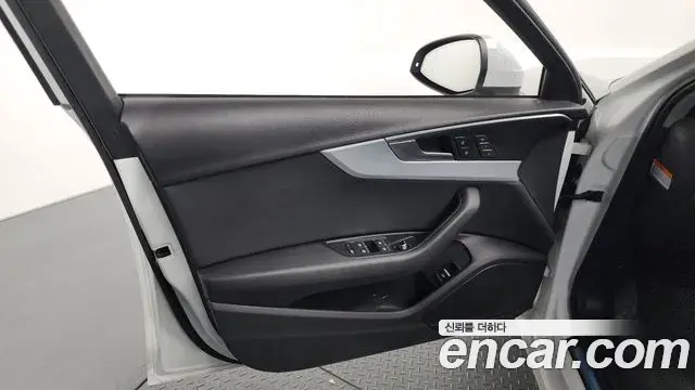 Audi A4 2019 — Photo 5/31