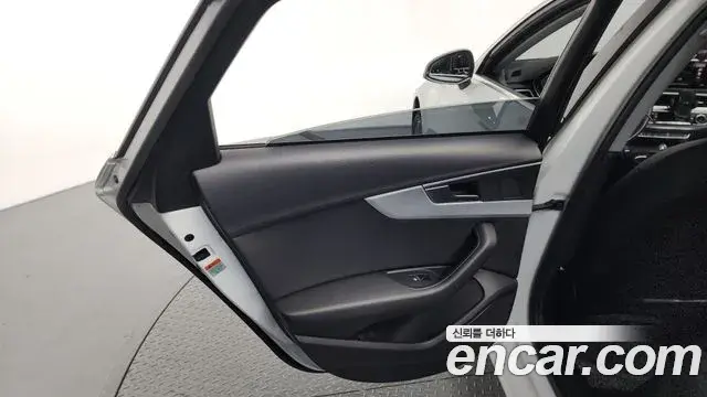 Audi A4 2019 — Photo 7/31