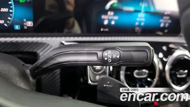 Mercedes-Benz A-Class 2019 — Şəkil 28/32