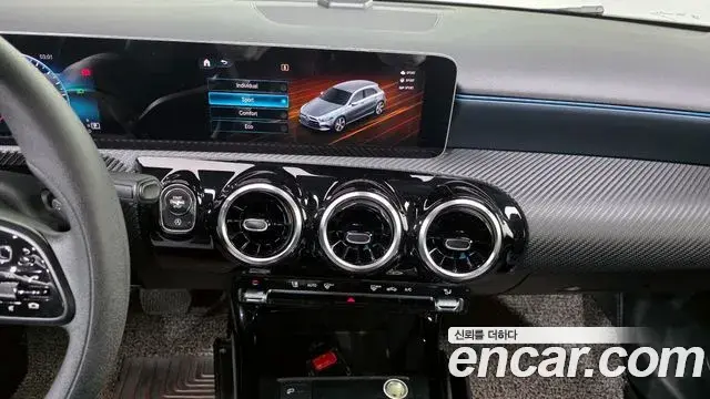 Mercedes-Benz A-Class 2019 — Şəkil 21/32
