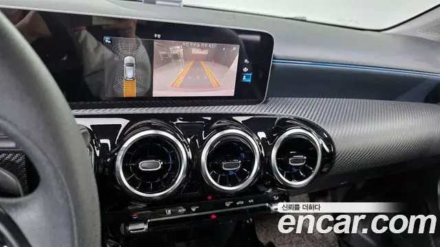 Mercedes-Benz A-Class 2019 — Şəkil 9/32