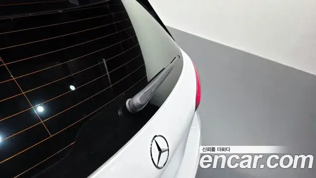 Mercedes-Benz A-Class 2019 — Şəkil 22/32