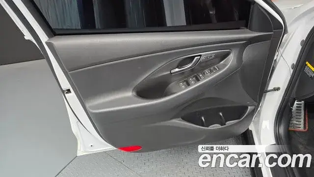 Hyundai i30 2020 — Photo 28/30