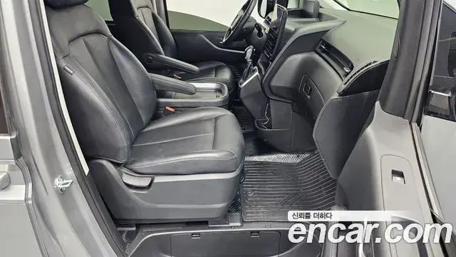 Hyundai Staria 2024 — Фото 12/20