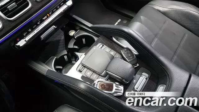 Mercedes-Benz GLE-Class 2021 — ფოტო 29/34