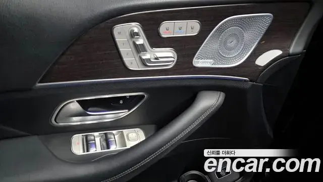 Mercedes-Benz GLE-Class 2021 — ფოტო 18/34