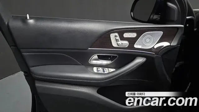 Mercedes-Benz GLE-Class 2021 — ფოტო 19/34