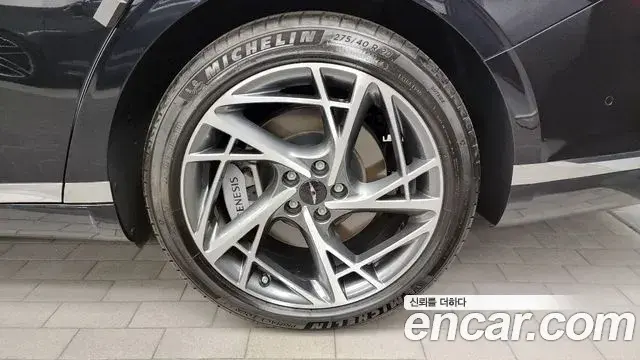 Genesis G90 2022 — Şəkil 32/40