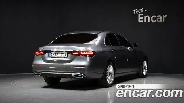 Mercedes-Benz E-Class 2021 — Фото 2/20