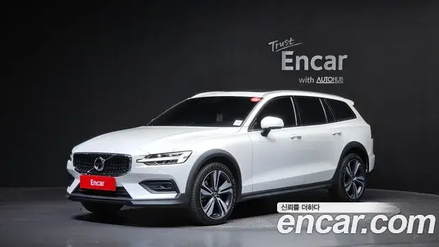 Volvo V60 Cross Country 2021 — ფოტო 11/20