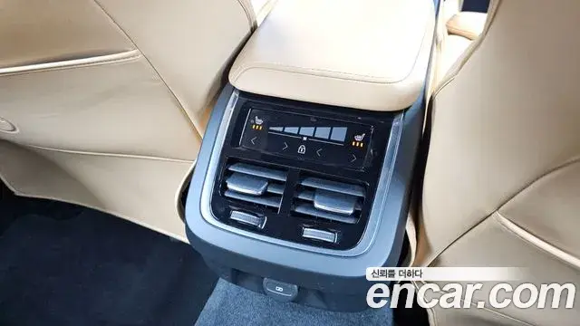 Volvo V60 Cross Country 2021 — ფოტო 15/20