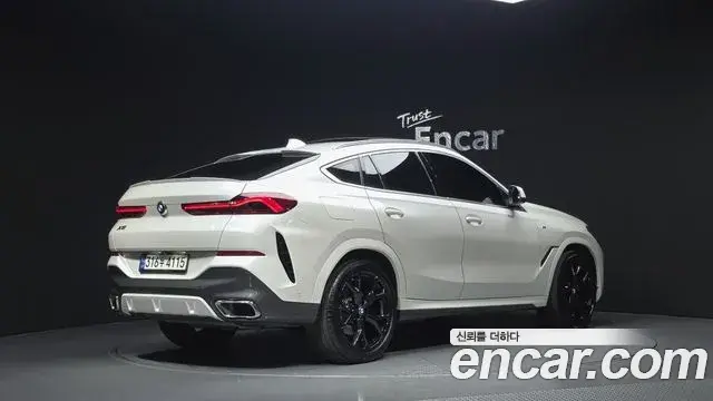 BMW X6 2022 — ფოტო 19/34