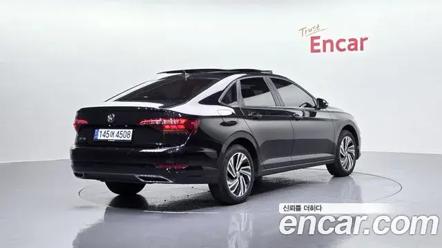 Volkswagen Jetta 2021 — Фото 1/20