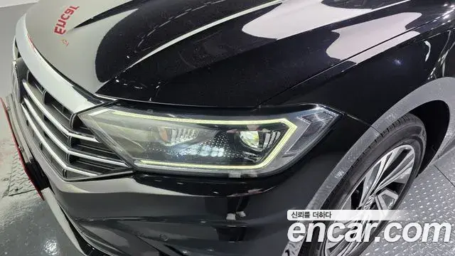Volkswagen Jetta 2021 — ფოტო 1/50