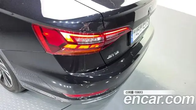 Volkswagen Jetta 2021 — ფოტო 22/50