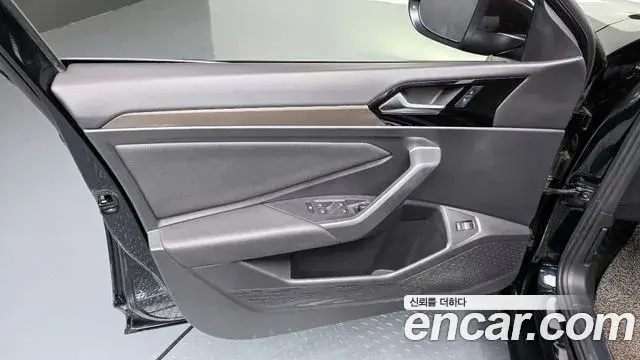 Volkswagen Jetta 2021 — ფოტო 44/50