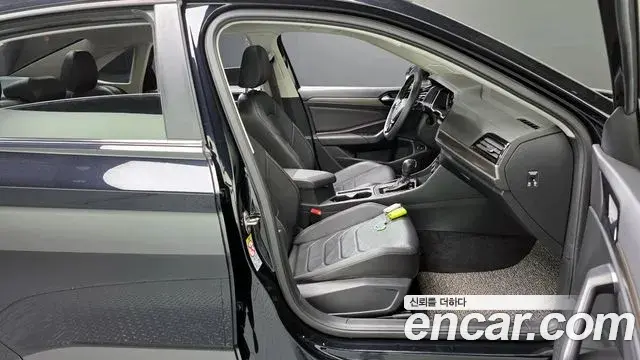 Volkswagen Jetta 2021 — ფოტო 14/50