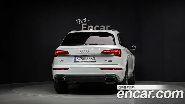 Audi Q5 2022 — ფოტო 22/36
