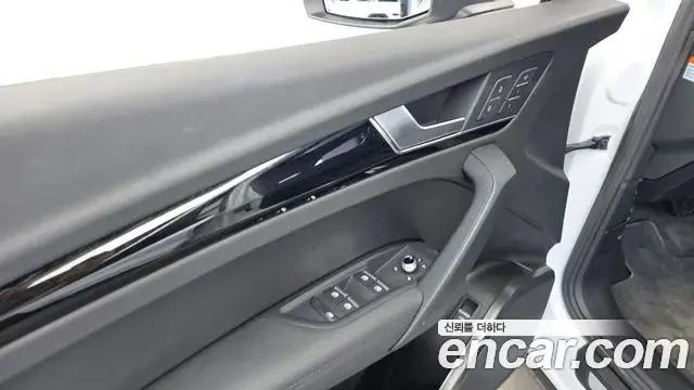 Audi Q5 2022 — ფოტო 35/36