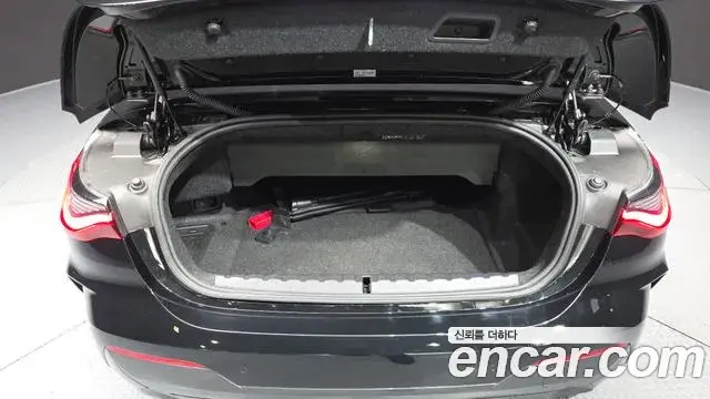 BMW 4 Series 2024 — Photo 28/31