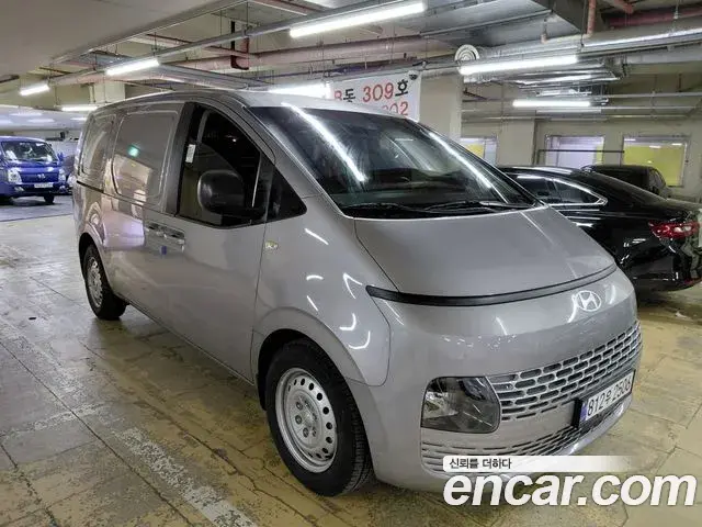 Hyundai Staria 2025 — Фото 2/19