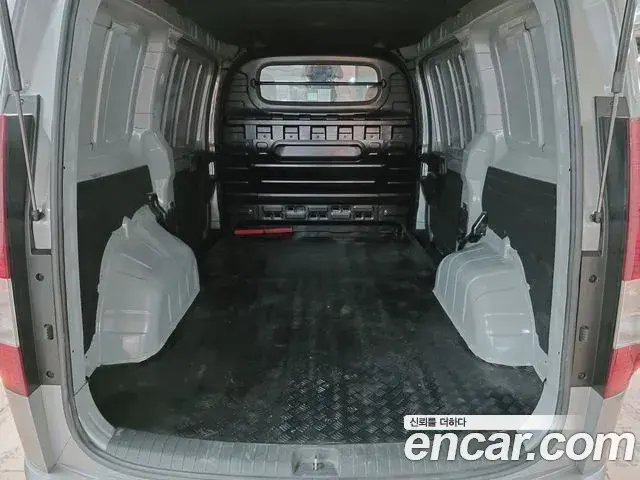 Hyundai Staria 2025 — Фото 6/19