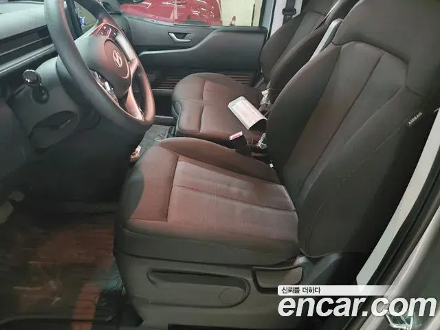 Hyundai Staria 2025 — Фото 15/19