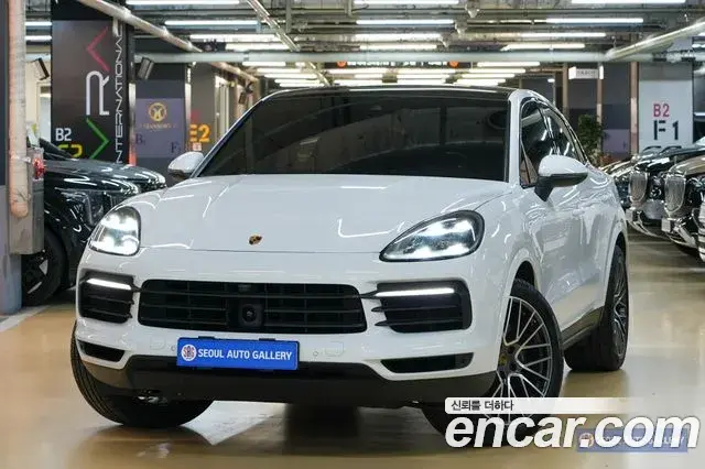 Porsche Cayenne 2020 — Photo 2/18