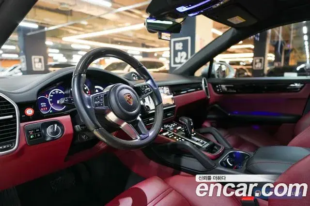Porsche Cayenne 2020 — Photo 6/18