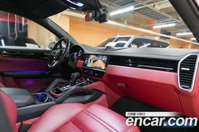 Porsche Cayenne 2020 — Photo 14/18