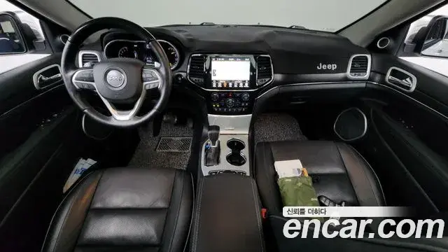 Jeep Grand Cherokee 2021 — Photo 7/20