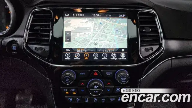 Jeep Grand Cherokee 2021 — Photo 6/20