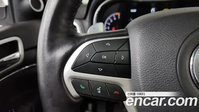 Jeep Grand Cherokee 2021 — Photo 12/20
