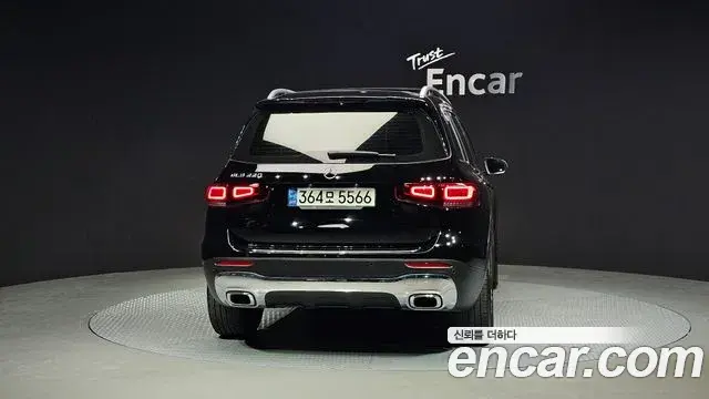 Mercedes-Benz GLB-Class 2021 — Фото 4/20