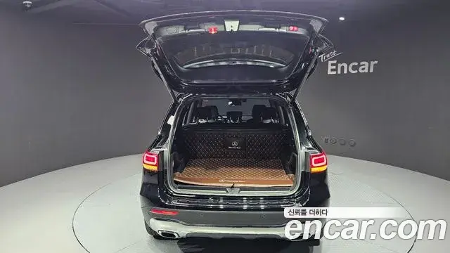 Mercedes-Benz GLB-Class 2021 — Фото 19/20