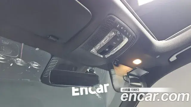 Mercedes-Benz GLB-Class 2021 — Photo 17/36