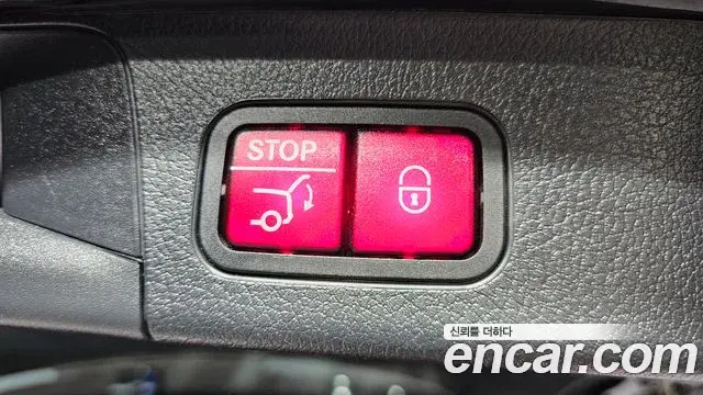Mercedes-Benz GLB-Class 2021 — Photo 33/36