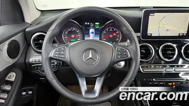 Mercedes-Benz GLC-Class 2018 — Şəkil 19/32