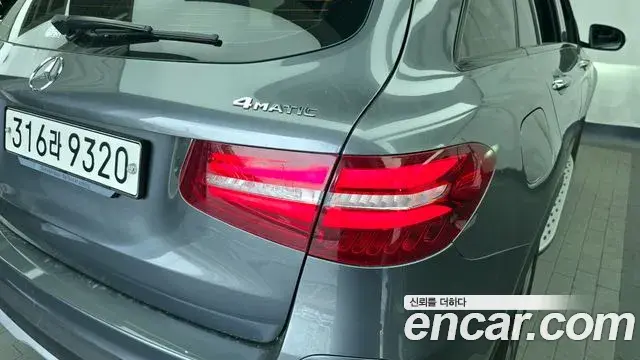 Mercedes-Benz GLC-Class 2018 — Şəkil 28/32