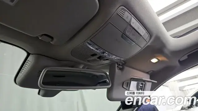 Mercedes-Benz GLC-Class 2018 — Şəkil 24/32