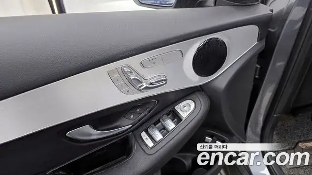 Mercedes-Benz GLC-Class 2018 — Şəkil 23/32