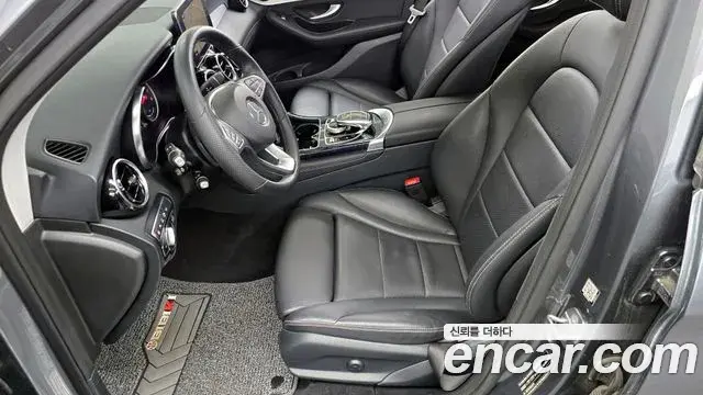 Mercedes-Benz GLC-Class 2018 — Şəkil 32/32