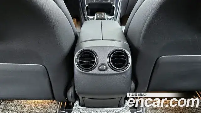 Mercedes-Benz GLC-Class 2018 — Şəkil 18/32